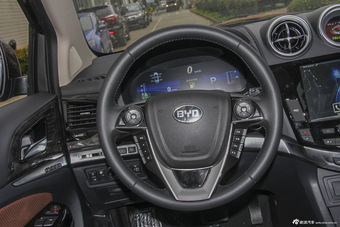 2016款比亚迪S7 2.0T自动旗舰型Plus