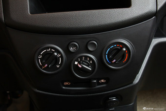 2014款启辰R30 1.2L手动优享版到店实拍