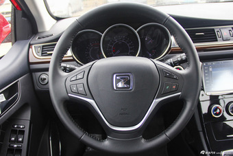 2016款众泰Z500 1.5T手动精英型