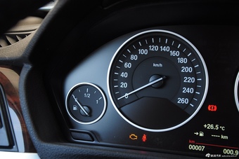 2015款宝马3系328LI豪华设计套装