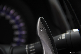 2014款英菲尼迪Q50 3.7L自动豪华运动版