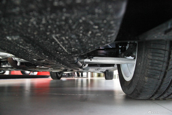 2014款君威2.0自动领先时尚型