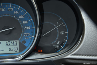 2015款YARiS L致炫1.5G自动炫动天窗特别版