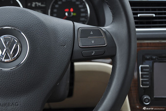 2013款朗逸改款1.4TSI DSG豪华版