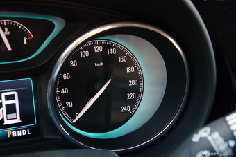 2017款昂科威1.5T自动两驱领先型20T