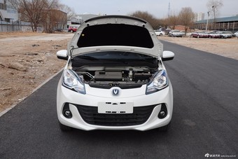 2014款奔奔1.4L自动尊贵天窗型图片