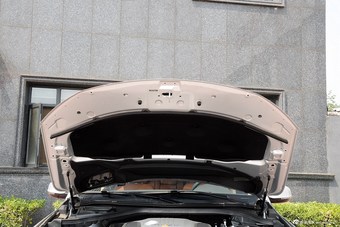 2015款哈弗H8 2.0T两驱豪华型