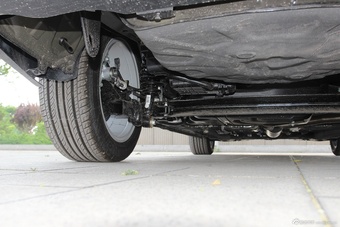 2015款吉利新帝豪三厢1.5L手动向上版