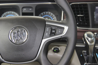 2014款GL8商务车2.4L自动LT豪华商务行政版