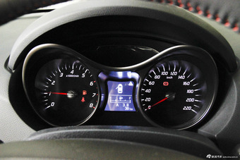 2015款海马S5 1.5T手动豪华型运动版