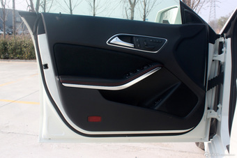 2015款奔驰CLA220 到店实拍