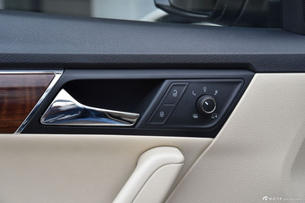 2013款朗逸改款1.6L自动豪华版