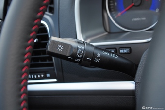 2015款吉利新帝豪三厢1.3T CVT向上版