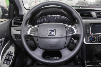 2016款众泰Z300 1.5L手动豪华型