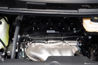 2015款比亚迪M6 2.4L自动豪华型