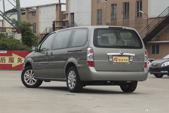 2014款GL8商务车2.4L自动经典版