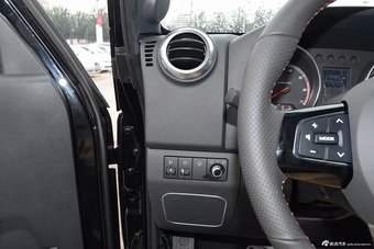 2016款北京BJ40L 2.3T自动四驱尊享版