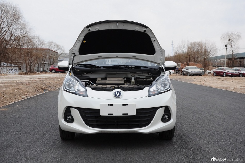 2014款奔奔1.4L手动天窗版