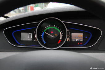 2014款荣威550 Plug-in插电式混动豪华版