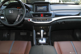 2014款歌诗图3.0L自动豪华导航版