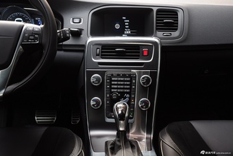 2015款沃尔沃V60 2.0T T5智雅个性运动版