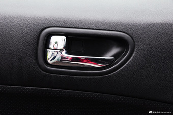 2015款东风风度MX6 2.0L CVT两驱梦想版