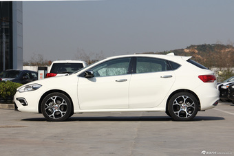 2014款菲亚特致悦1.4T自动运动版