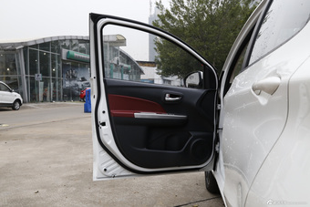 2015款奔奔1.4L手动豪华型国5