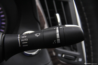 2015款英菲尼迪Q50L 2.0T自动豪华型