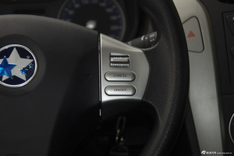 2015款启辰R50X 1.6L自动豪华版