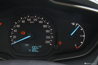 2015款福睿斯1.5L手动舒适型