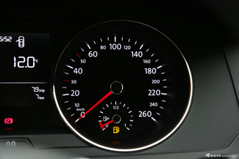 2015款凌渡1.4T手动风尚型230