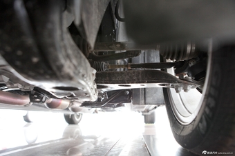 2013款吉利EC8 2.4L自动尊贵型