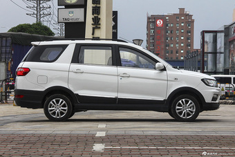 2016款风光370 1.5L手动精英型居家版7座