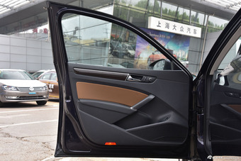 2015款帕萨特1.8T DSG至尊版