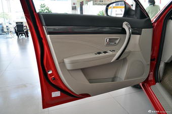2012款奔腾B70 1.8L自动豪华型