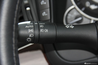 2015款英菲尼迪Q70L 2.5L奢华版