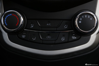 2015款奔奔1.4L手动尊贵型国5