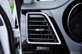 2014款风骏6 2.0T四驱领航型4D20B