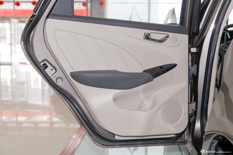 2013款艾瑞泽7 1.6手动致享版