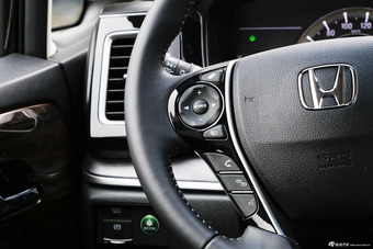 2016款艾力绅2.4L自动豪华版