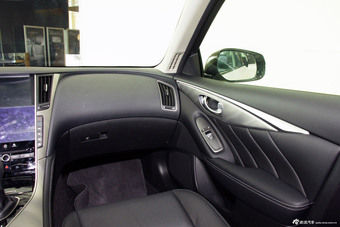 2014款英菲尼迪Q50 3.7自动豪华型到店实拍