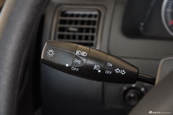 2015款菱智M3 1.6L 7座豪华型