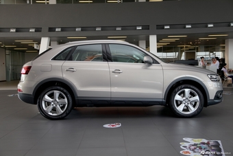 2013款奥迪Q3 40TFSI quattro四驱豪华型