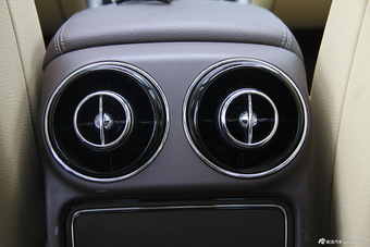 2015款捷豹XJL 2.0T两驱典雅商务版