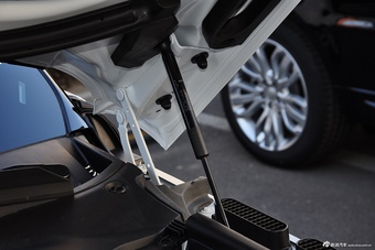 2015款揽胜 3.0 SC V6 Vogue SE 创世加长版