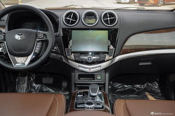 2015款比亚迪唐2.0T自动四驱尊贵型