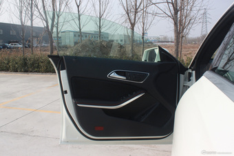 2015款奔驰CLA220 到店实拍