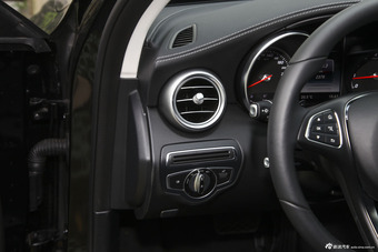 2015款奔驰C级C200L 2.0T自动运动版