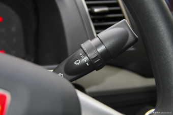 2015款荣威350 1.5L手动豪华天窗版